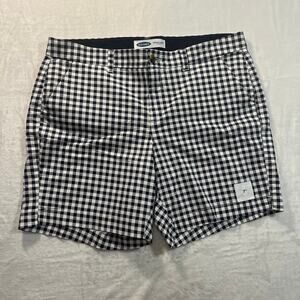 Old Navy Mid-Rise Everyday shorts